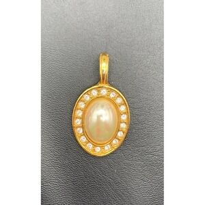 Vintage Roman Iridescent Faux Pearl Rhinestone Pendant/enhancer Oval Gold Tone